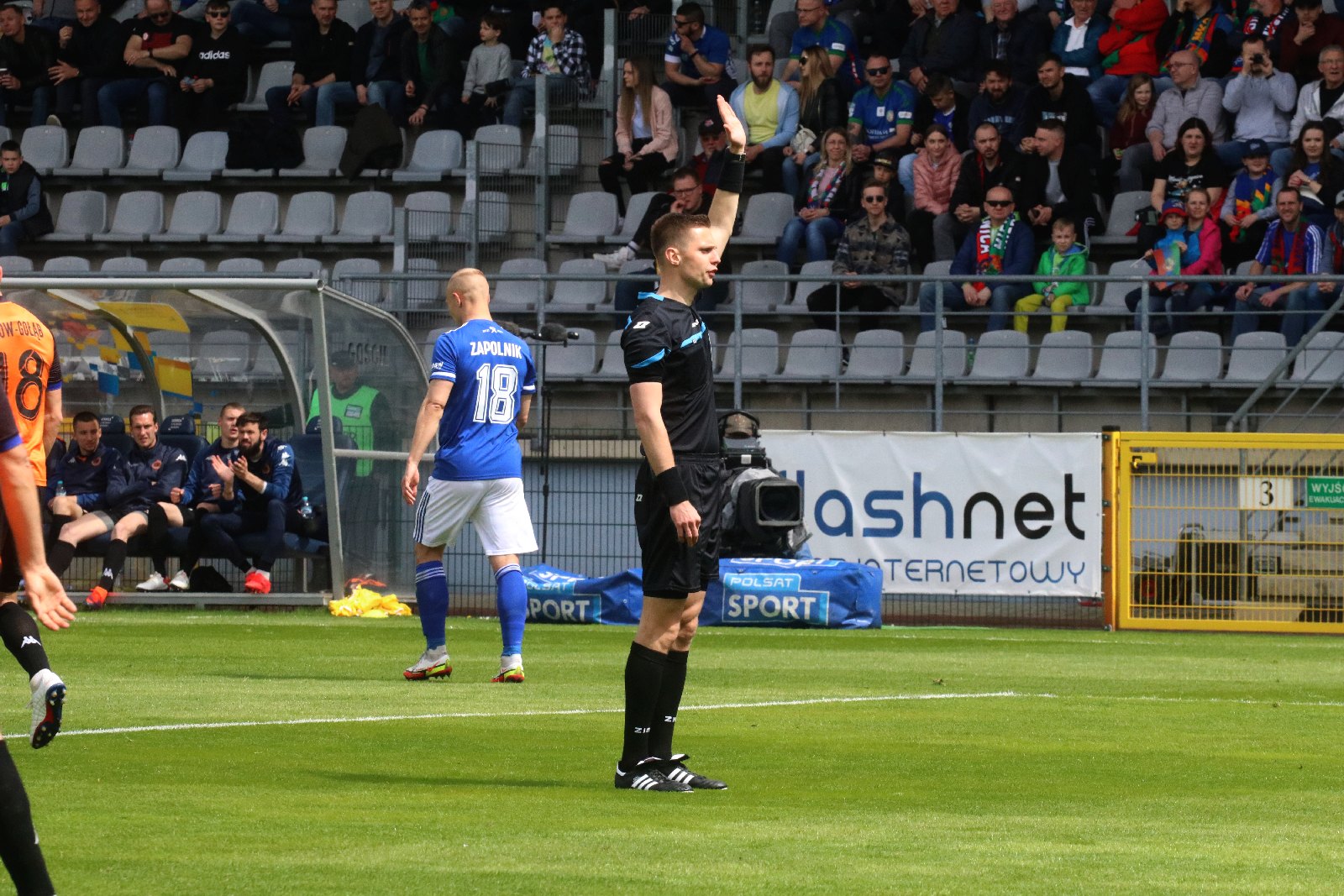Miedź Legnica po golu Patryka Makucha pokonała Chrobrego