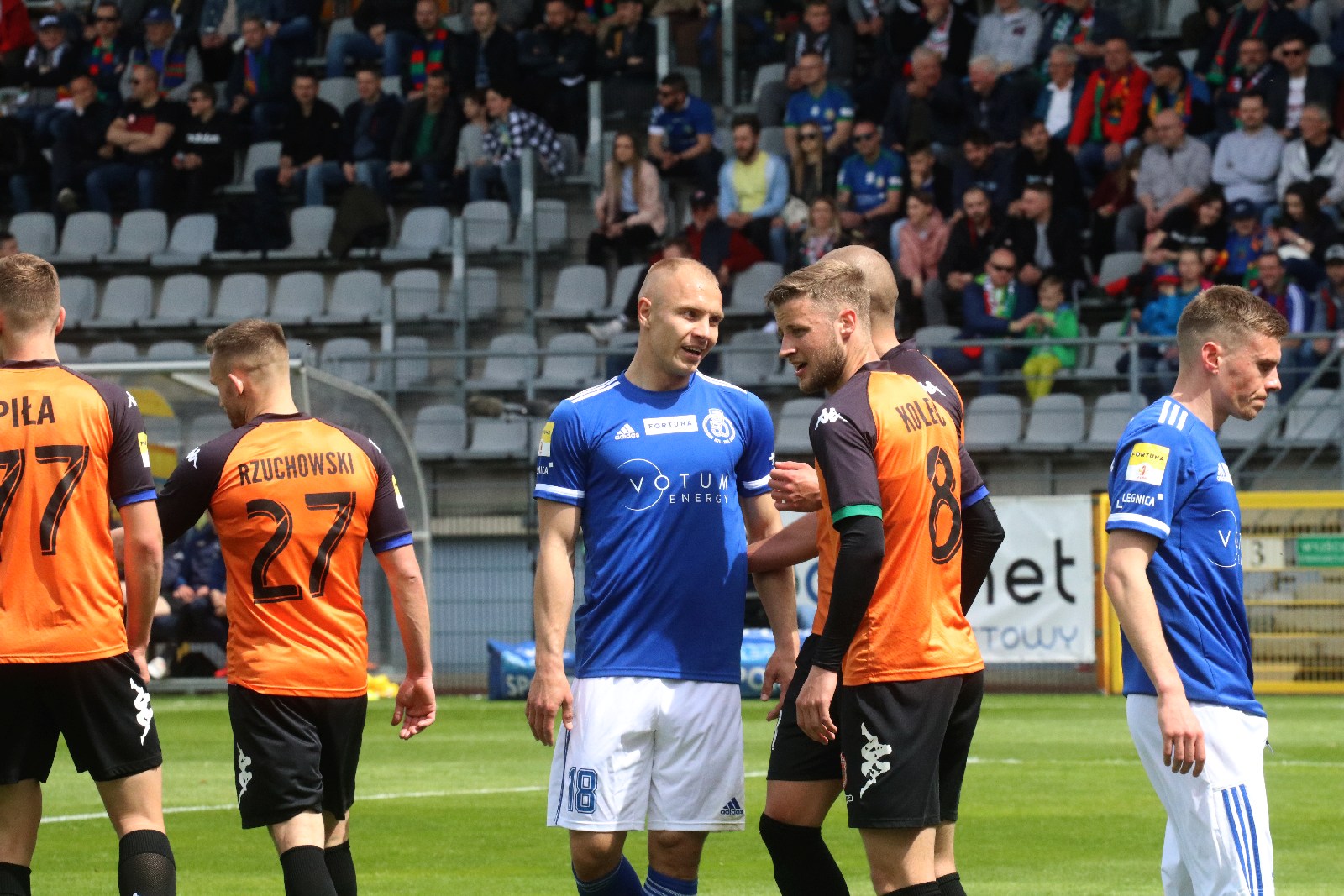 Miedź Legnica po golu Patryka Makucha pokonała Chrobrego