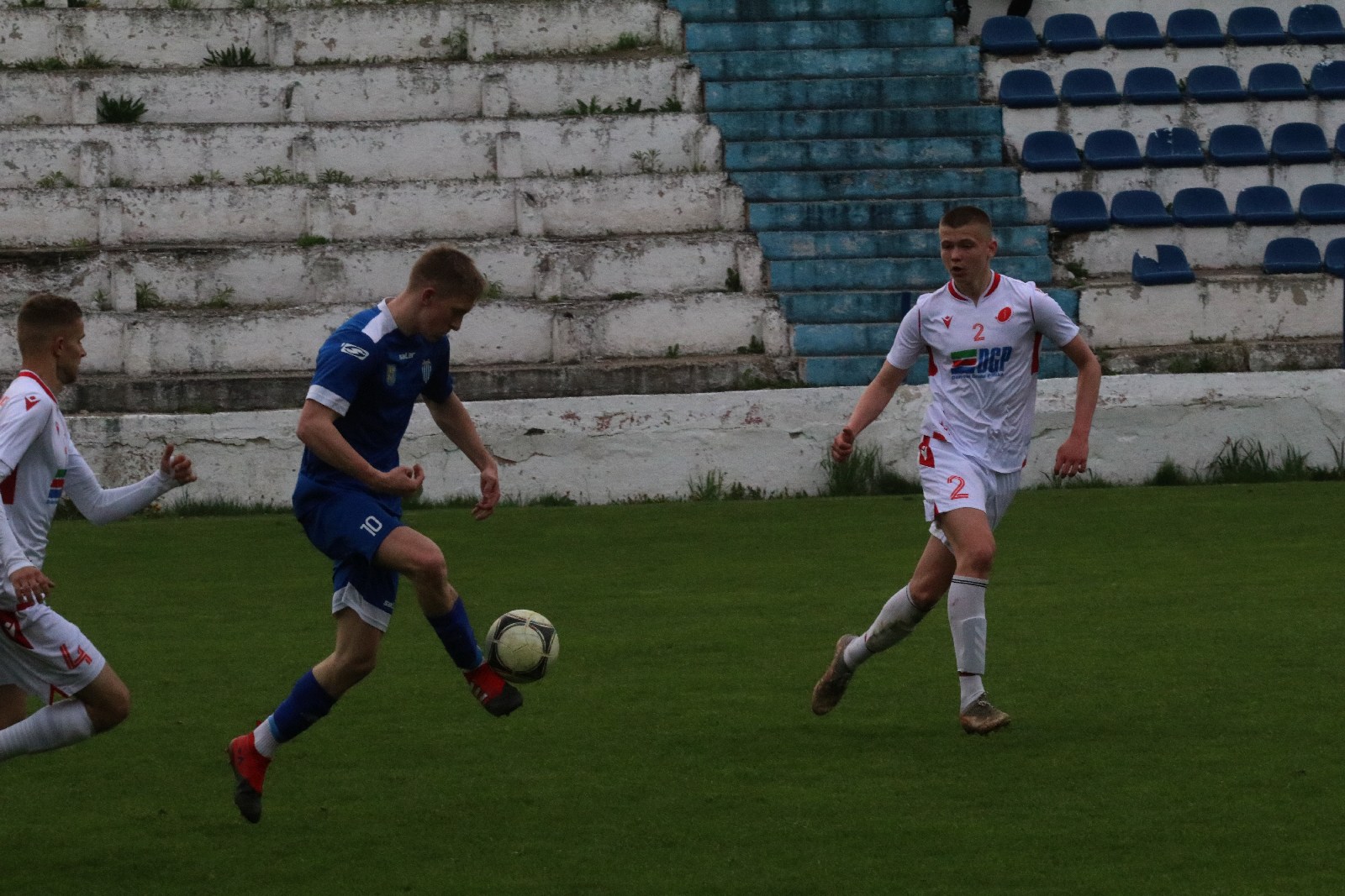 Dziewięć bramek podczas pojedynku Konfeksu z Iskrą