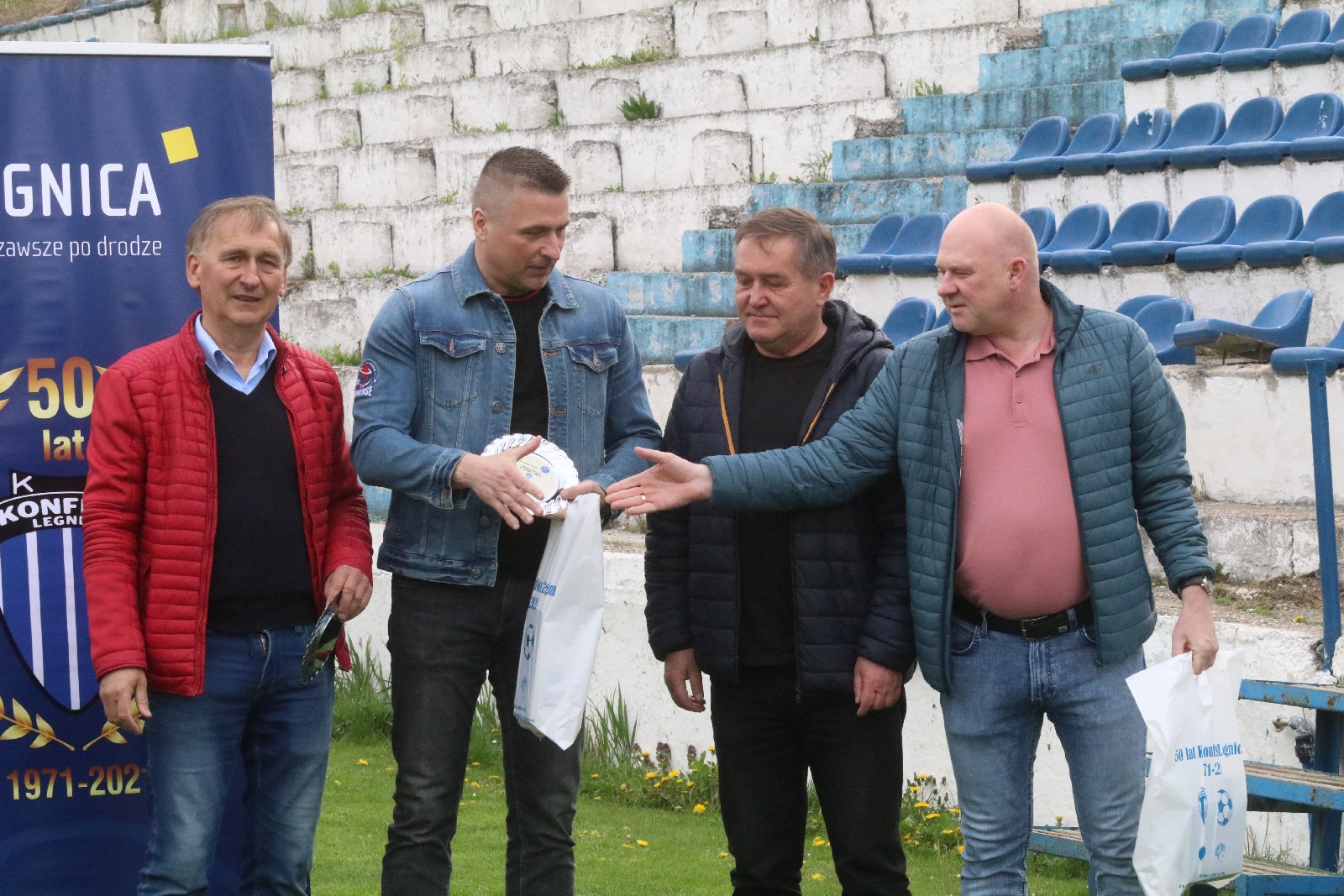 Dziewięć bramek podczas pojedynku Konfeksu z Iskrą