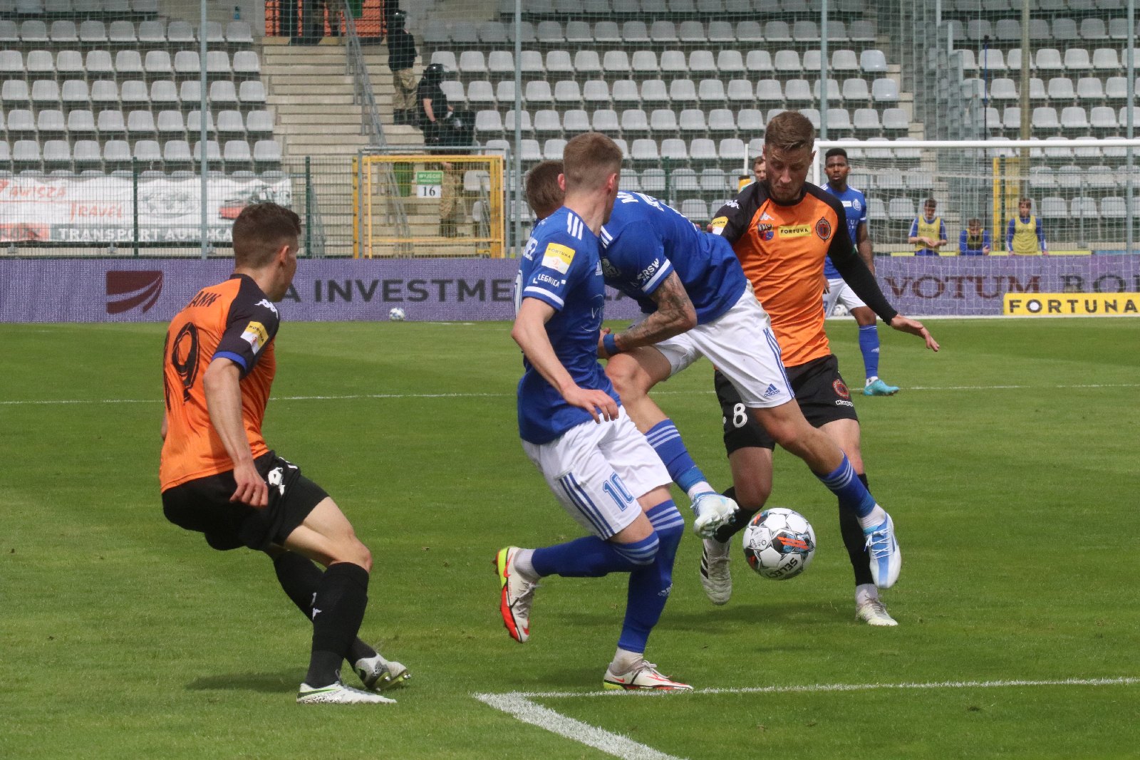Miedź Legnica po golu Patryka Makucha pokonała Chrobrego