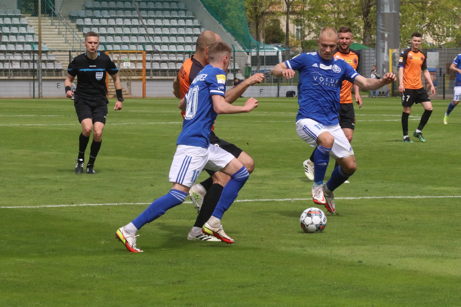 Miedź Legnica po golu Patryka Makucha pokonała Chrobrego