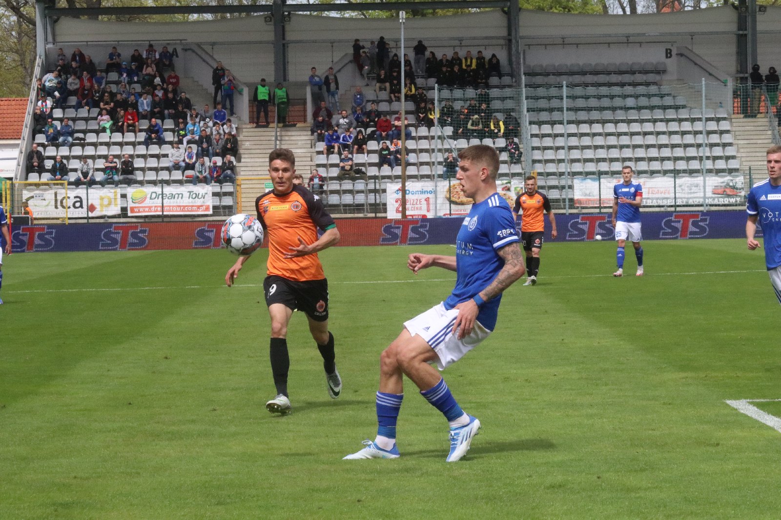 Miedź Legnica po golu Patryka Makucha pokonała Chrobrego
