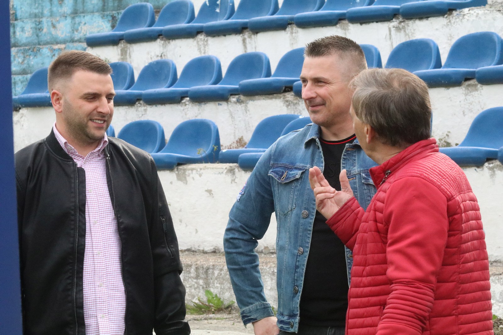 Dziewięć bramek podczas pojedynku Konfeksu z Iskrą