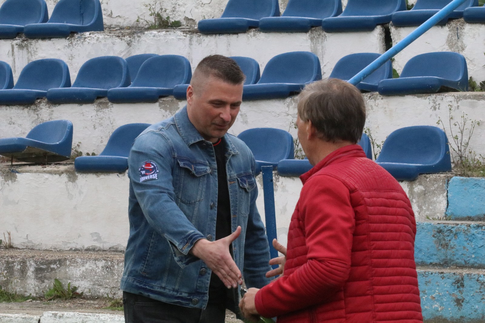 Dziewięć bramek podczas pojedynku Konfeksu z Iskrą
