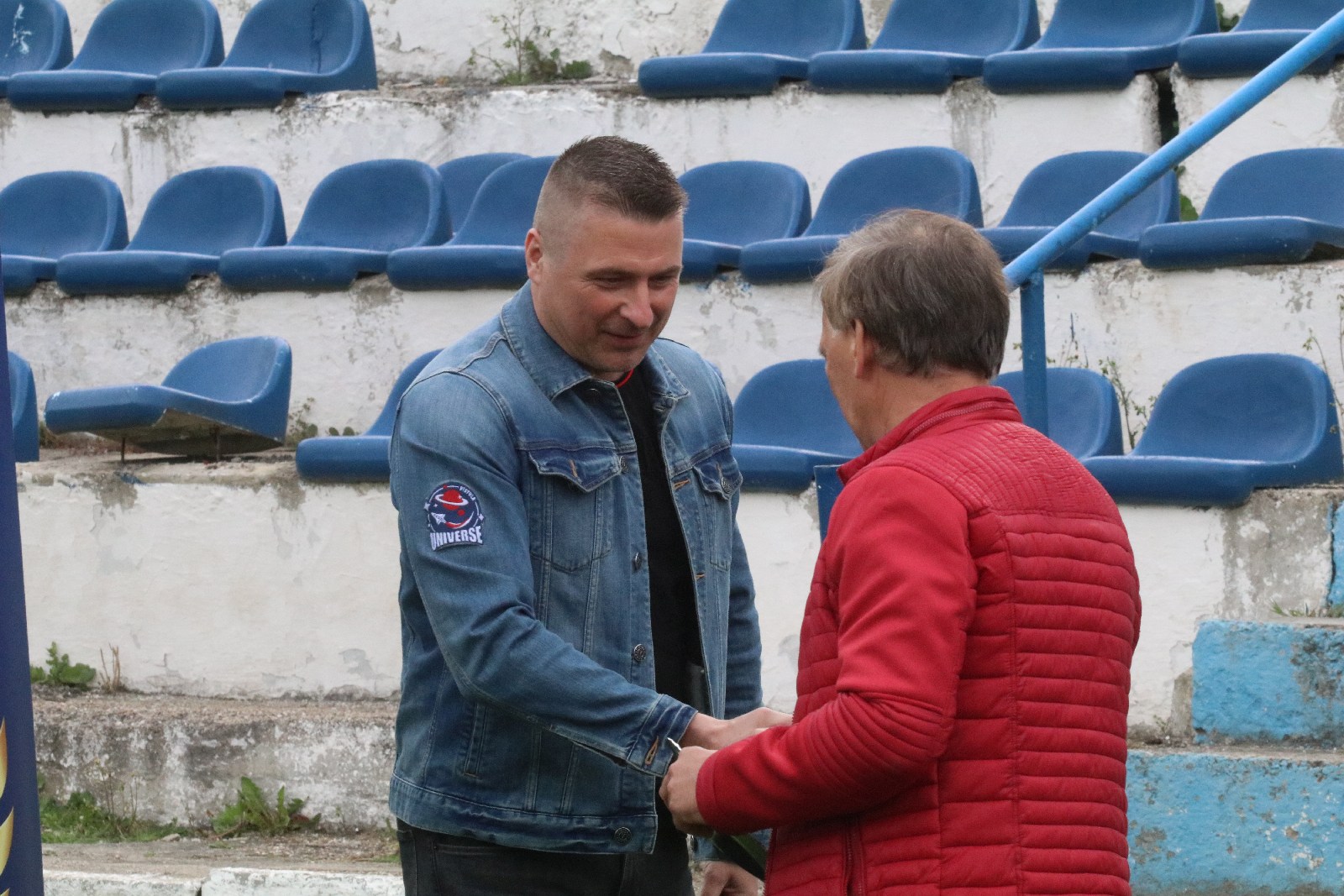 Dziewięć bramek podczas pojedynku Konfeksu z Iskrą