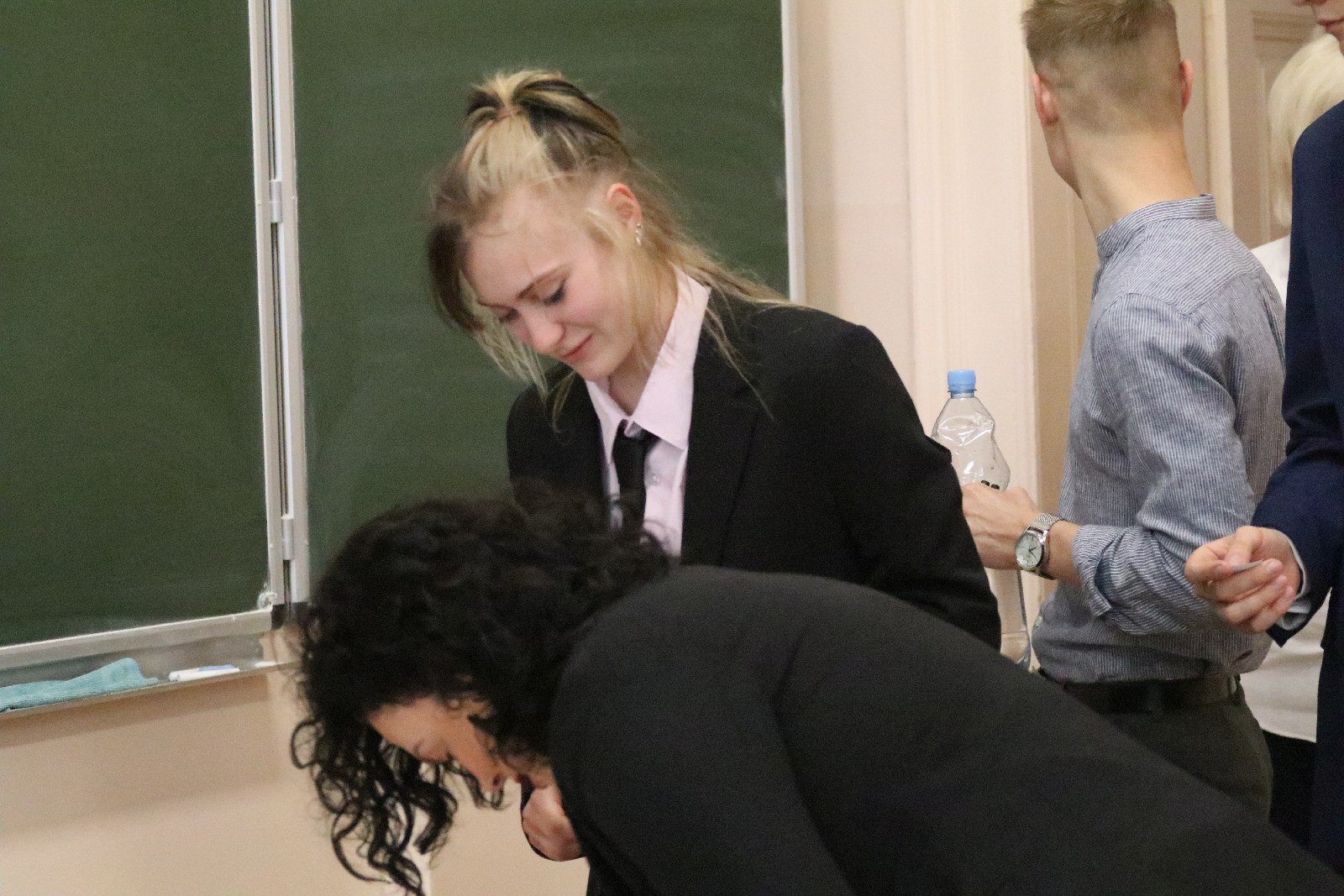 Maturzyści przystąpili do ważnego egzaminu. Zdjęcia z I i V LO
