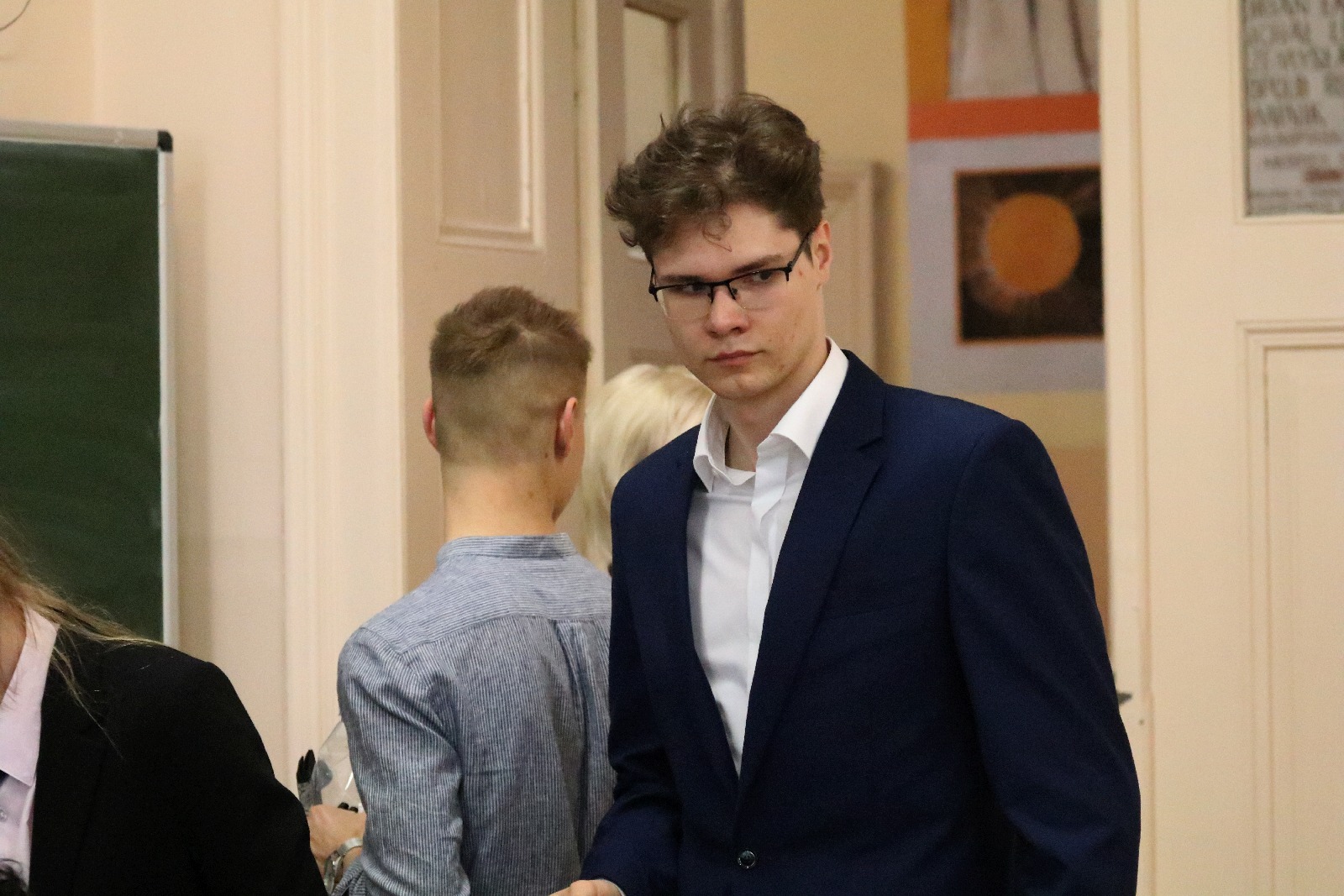 Maturzyści przystąpili do ważnego egzaminu. Zdjęcia z I i V LO