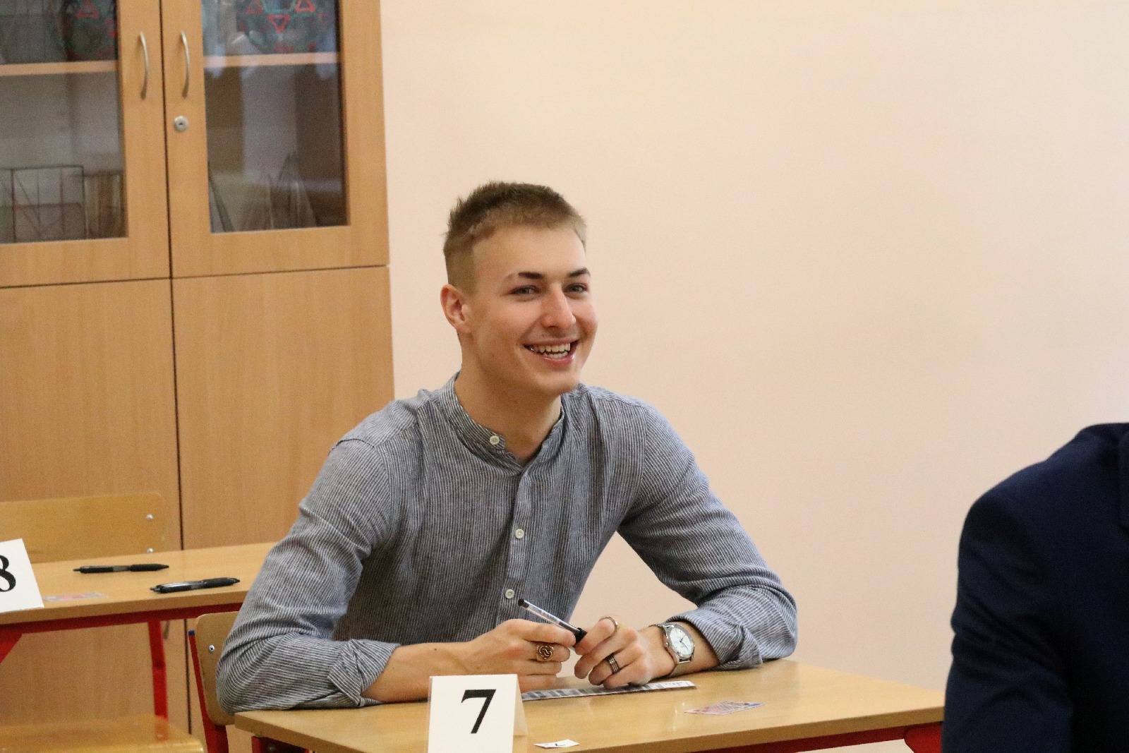 Maturzyści przystąpili do ważnego egzaminu. Zdjęcia z I i V LO