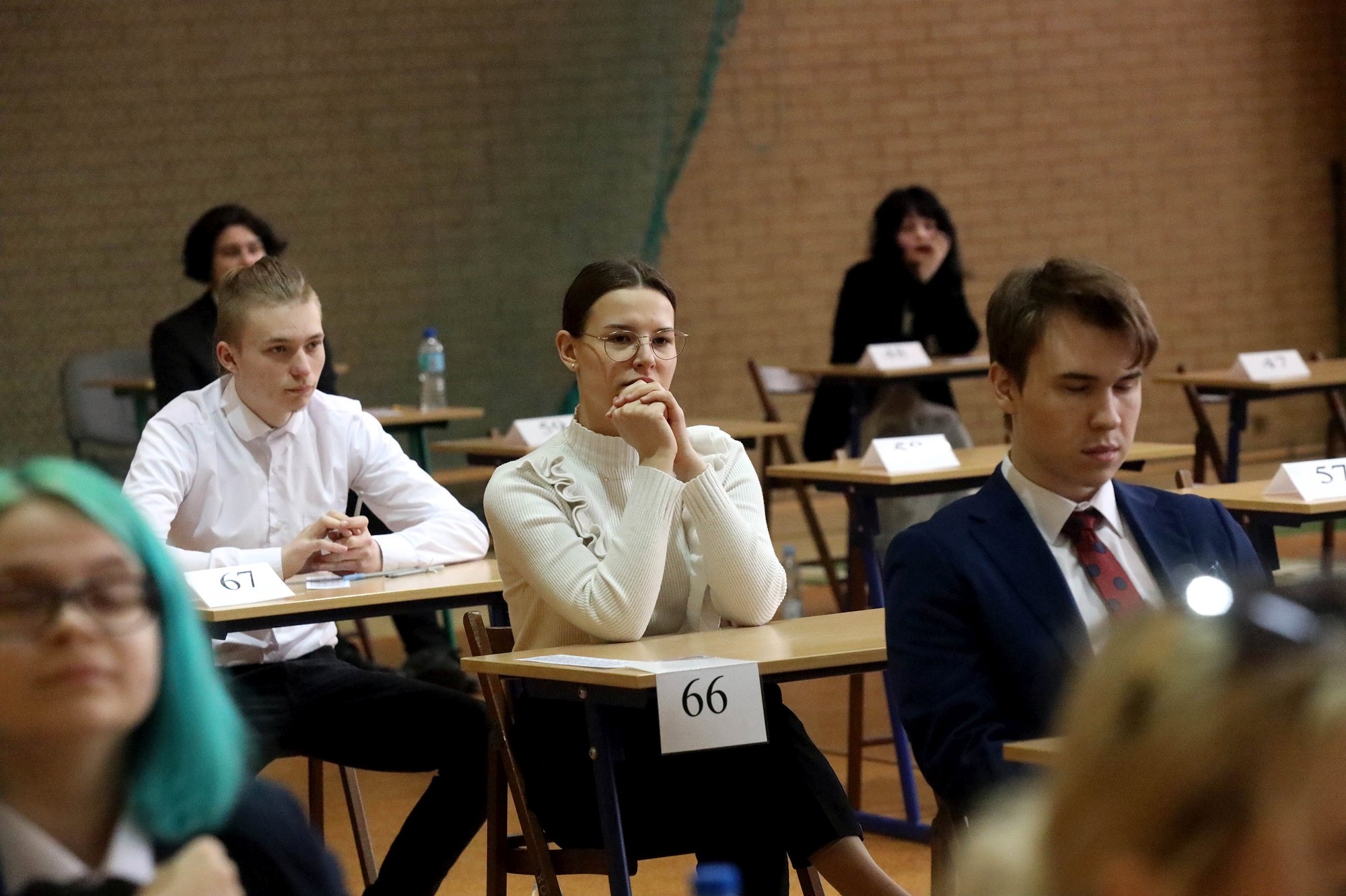 Maturzyści przystąpili do ważnego egzaminu. Zdjęcia z I i V LO