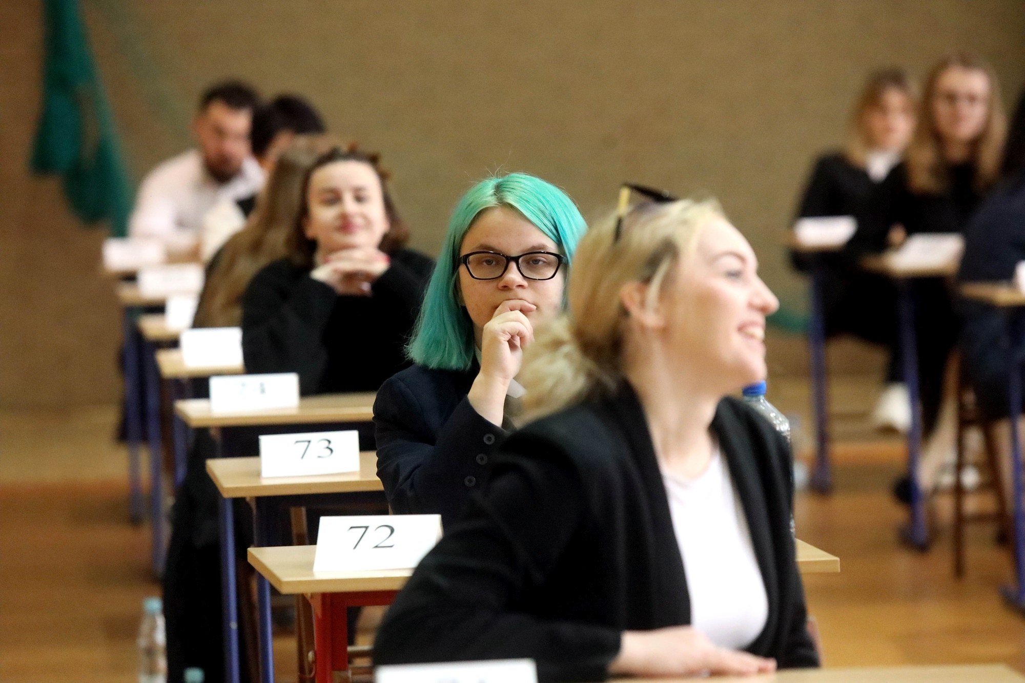 Maturzyści przystąpili do ważnego egzaminu. Zdjęcia z I i V LO