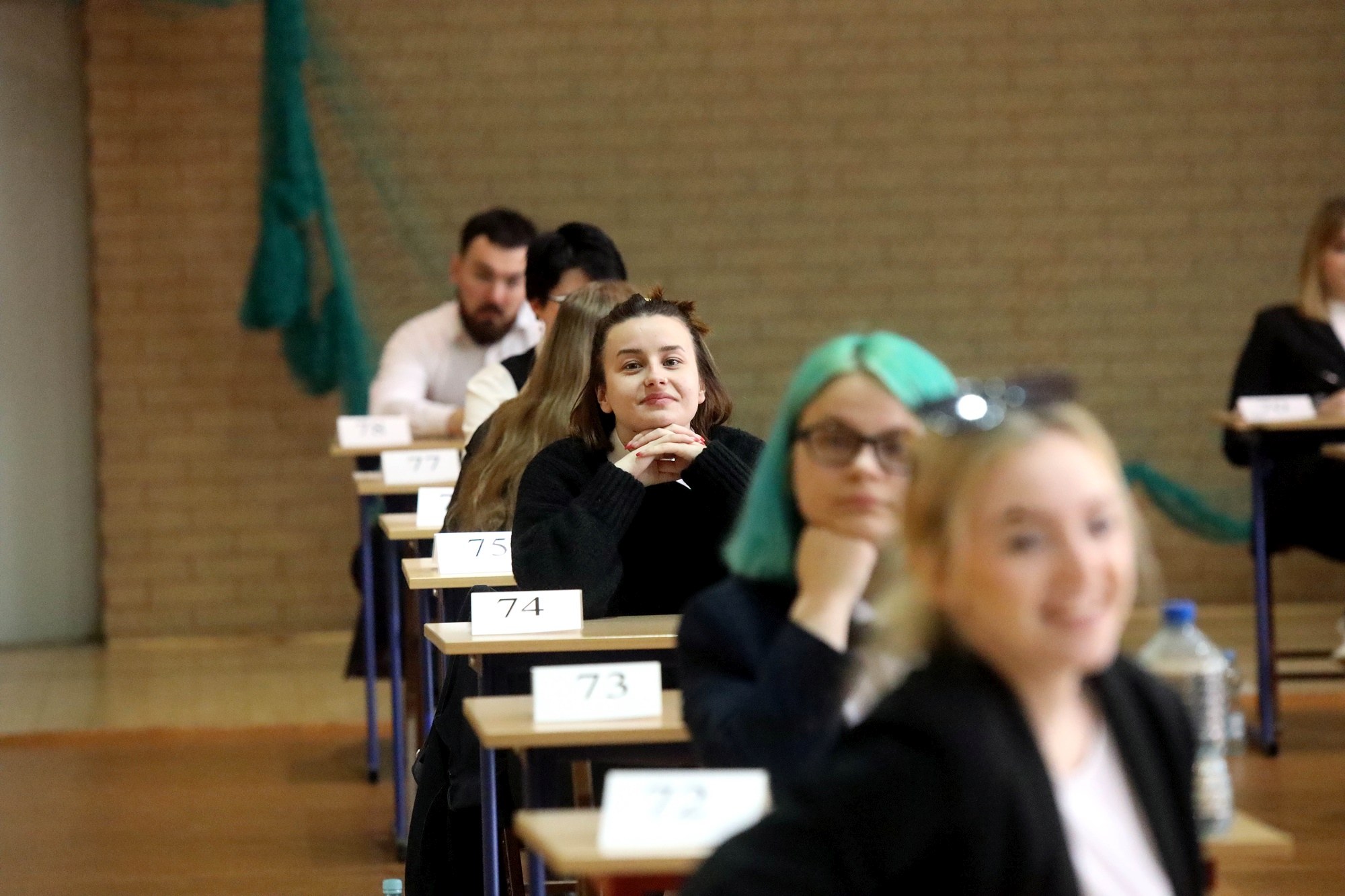 Maturzyści przystąpili do ważnego egzaminu. Zdjęcia z I i V LO