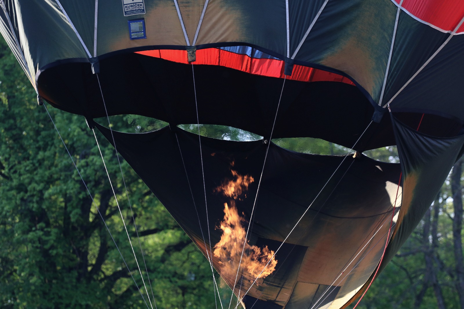 Zobaczcie niesamowity pokaz balonów z okazji Dnia Hutnika