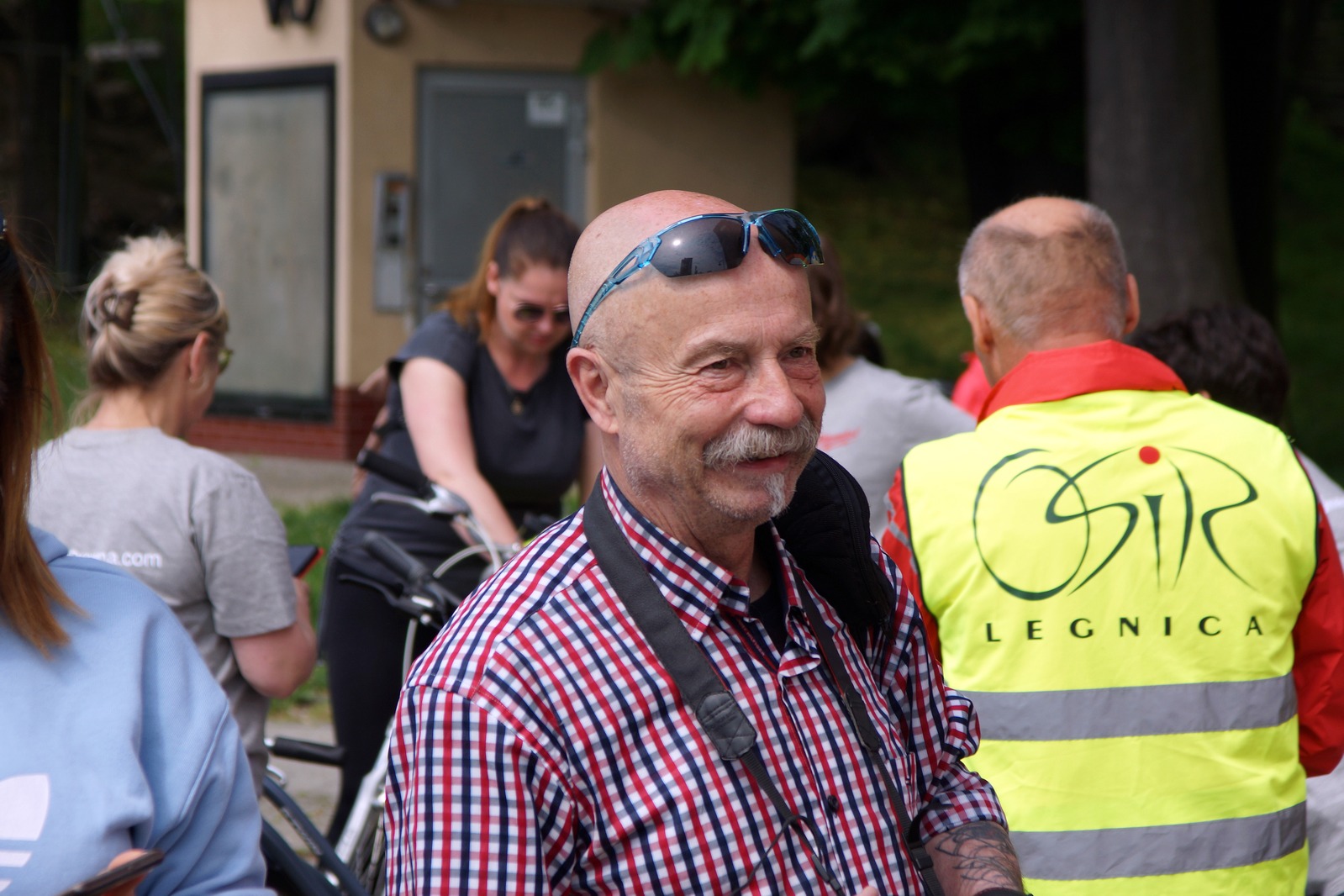 Ponad sto osób pojechało rowerami z Legnicy do Bieniowic