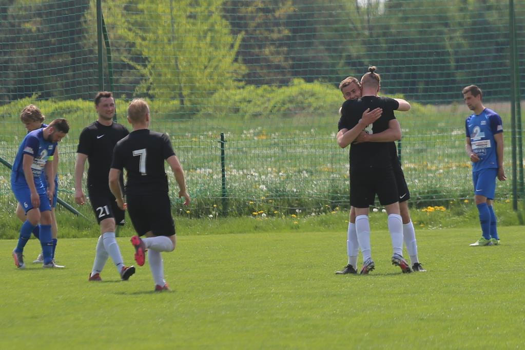 Lider wciąż wygrywa. Odra Malczyca pokonała rezerwy Mewy