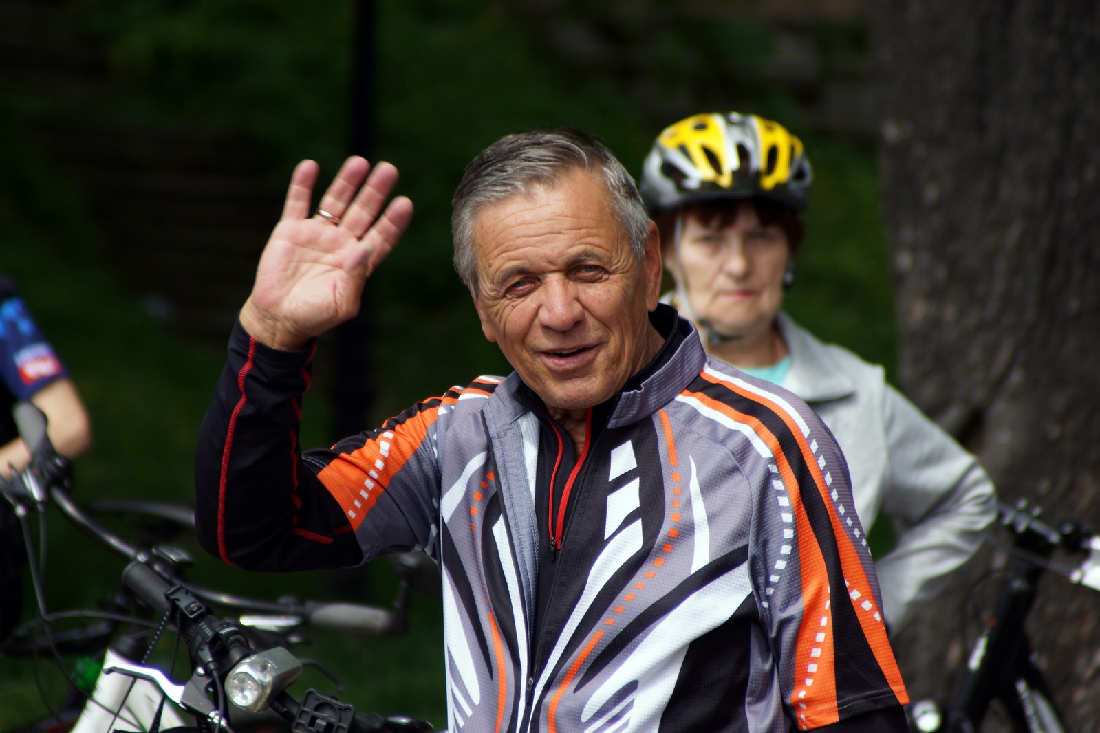 Ponad sto osób pojechało rowerami z Legnicy do Bieniowic