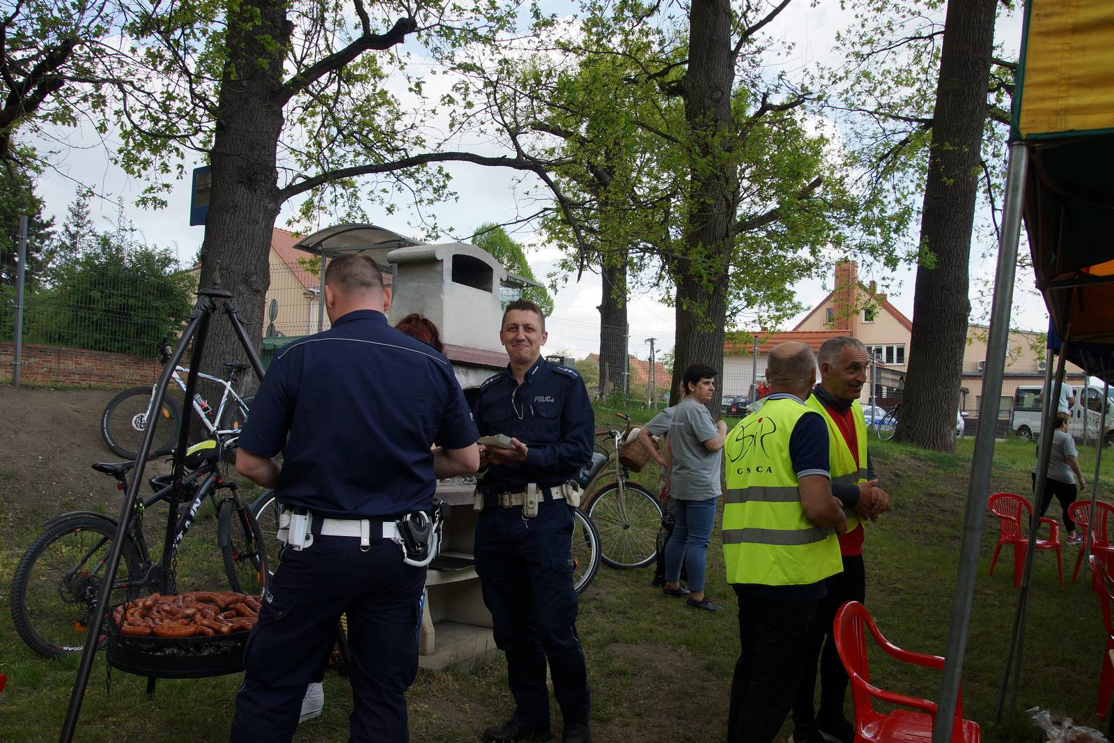 Ponad sto osób pojechało rowerami z Legnicy do Bieniowic