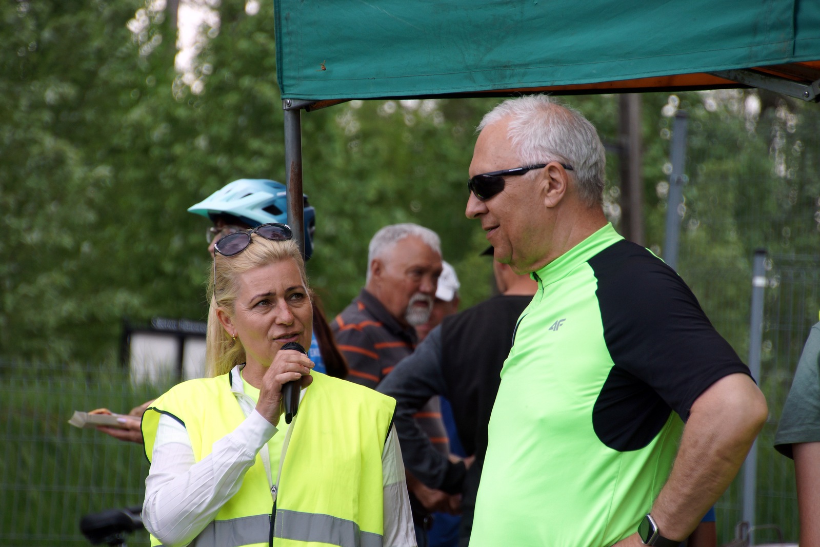 Ponad sto osób pojechało rowerami z Legnicy do Bieniowic