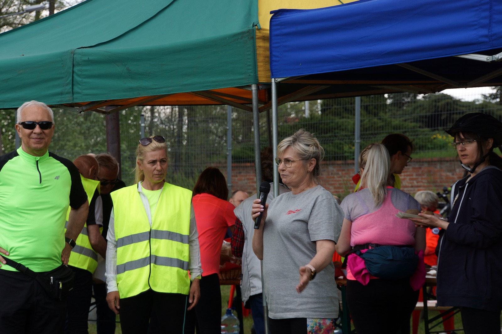 Ponad sto osób pojechało rowerami z Legnicy do Bieniowic