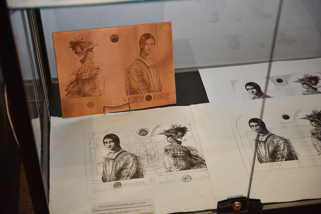 Legnicki artysta miedziorytnik poprowadził warsztaty w muzeum