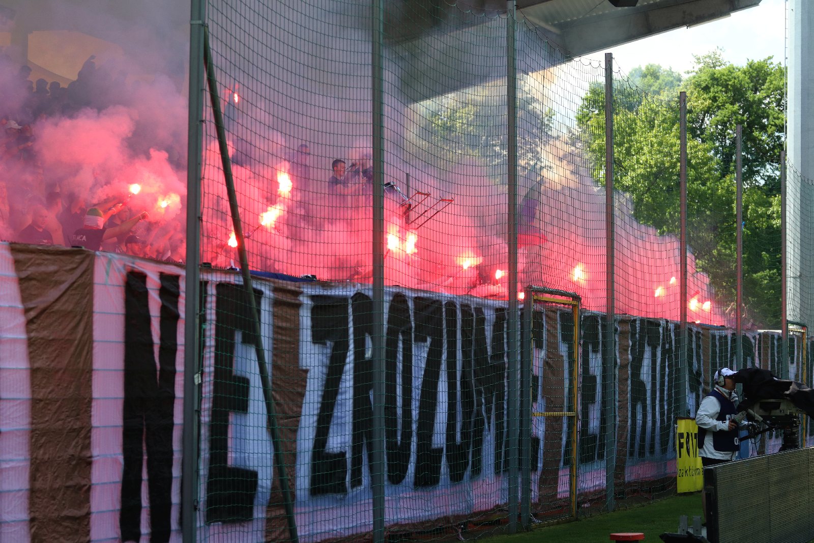 Miedż wygrywa ostatni domowy mecz w pierwszej lidze