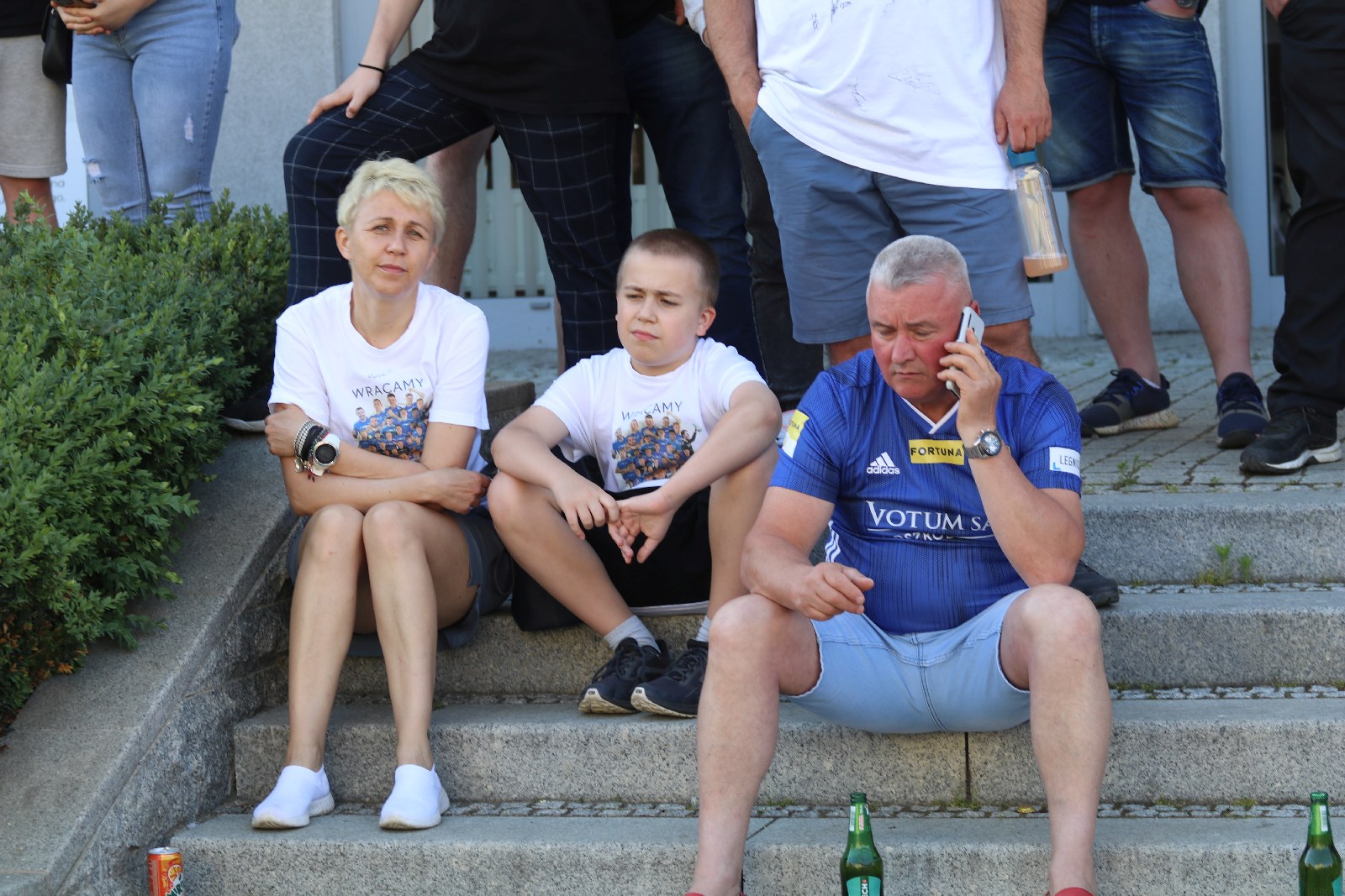 Limuzyną przyjechali na spotkanie z kibicami w rynku