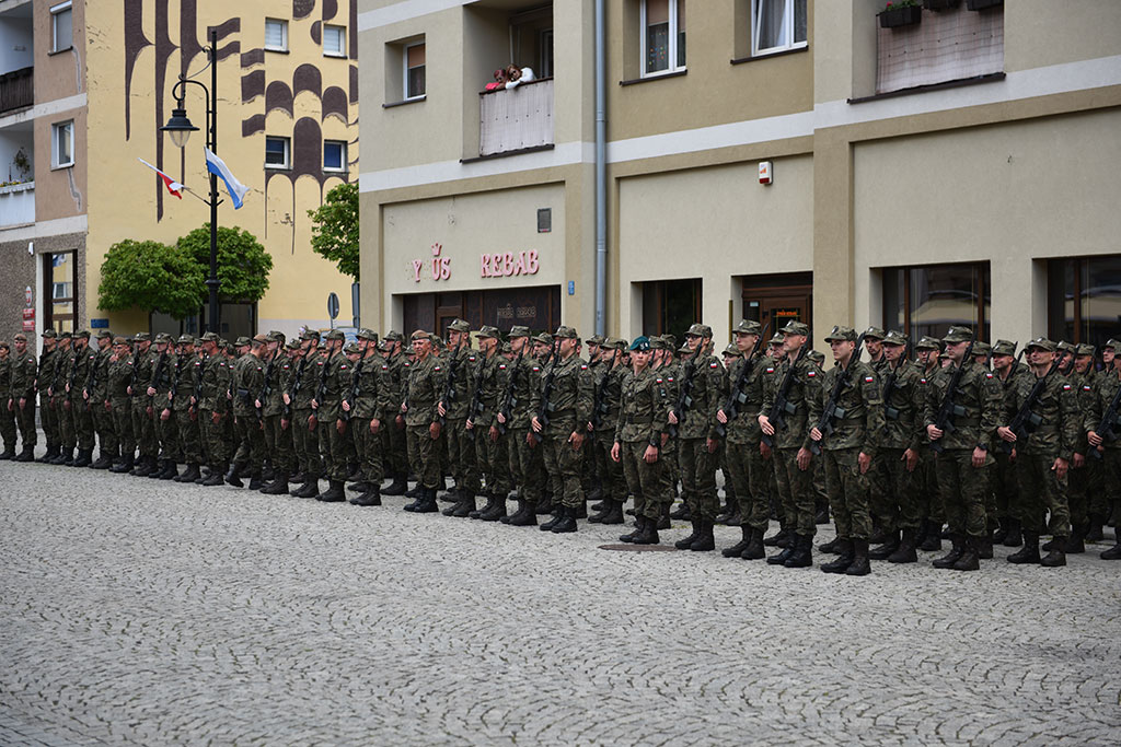 Terytorialsi ślubowali w centrum Legnicy