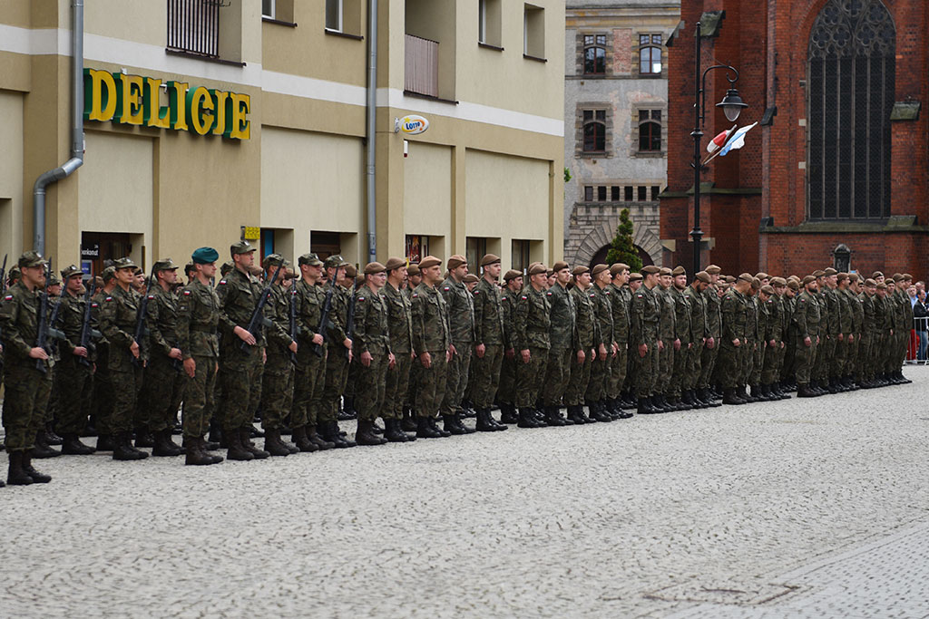 Terytorialsi ślubowali w centrum Legnicy