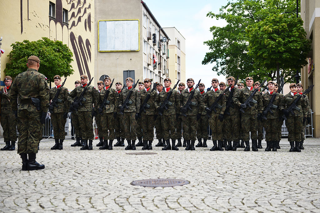 Terytorialsi ślubowali w centrum Legnicy