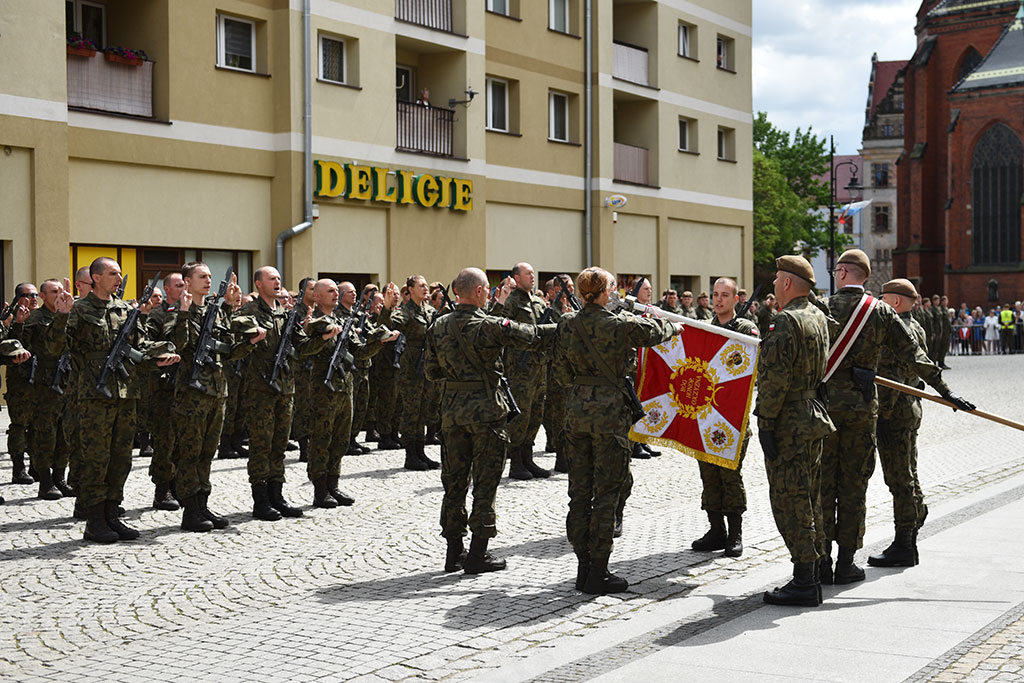Terytorialsi ślubowali w centrum Legnicy