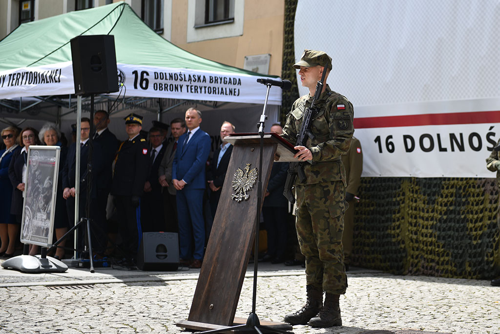 Terytorialsi ślubowali w centrum Legnicy