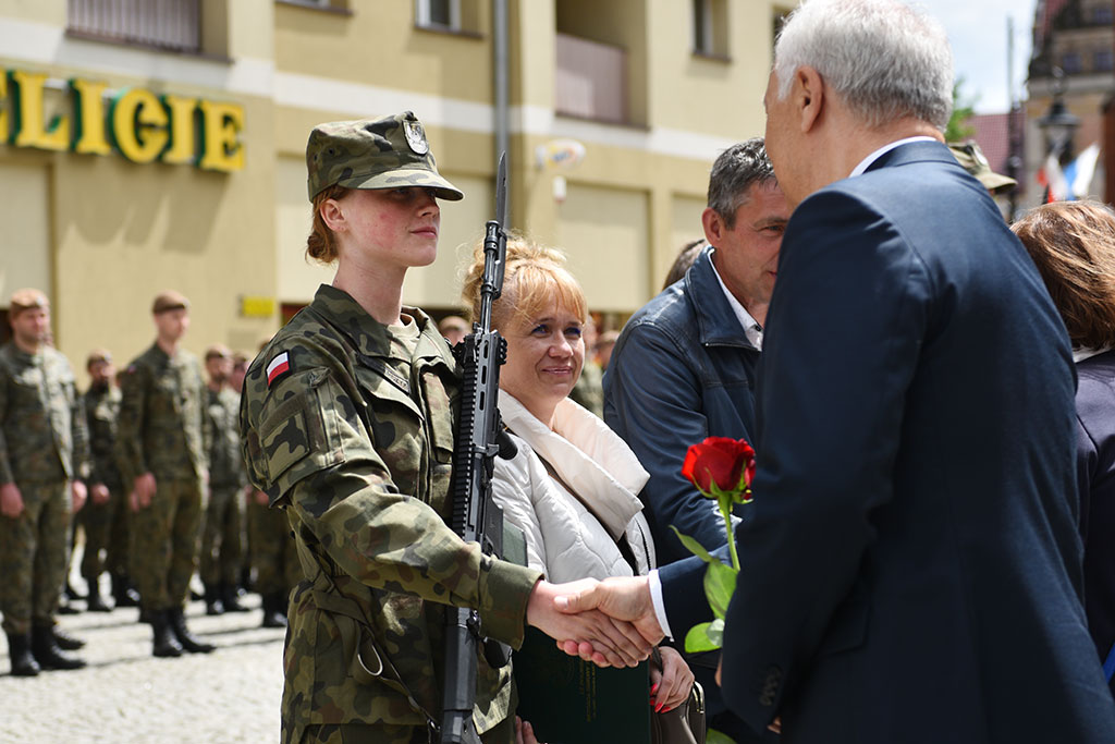 Terytorialsi ślubowali w centrum Legnicy