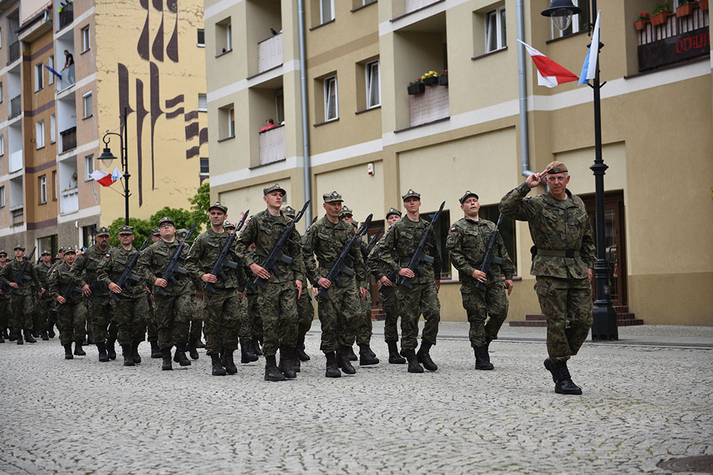 Terytorialsi ślubowali w centrum Legnicy