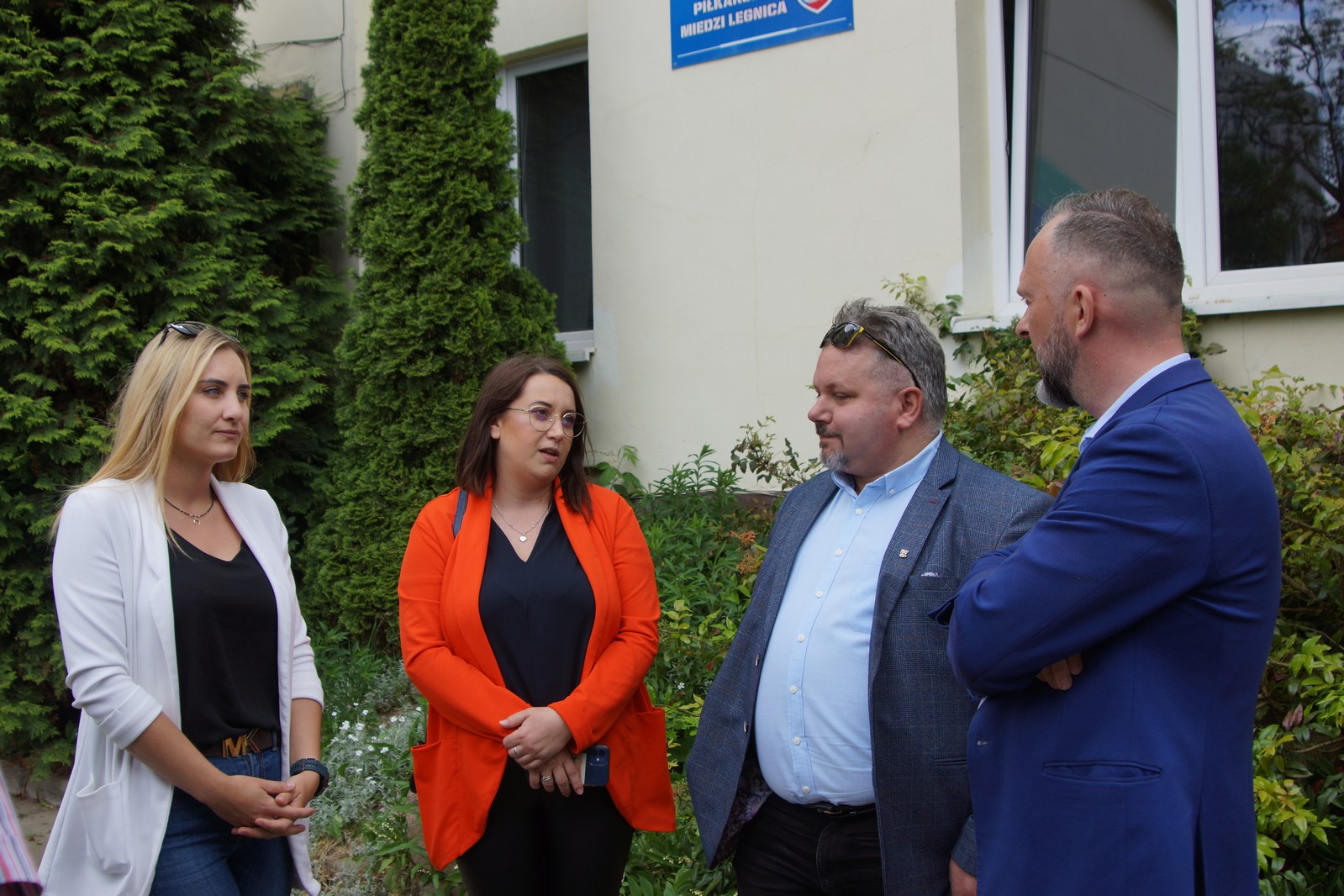 Przekazanie samochodu rodzicom Sofii i Alinki
