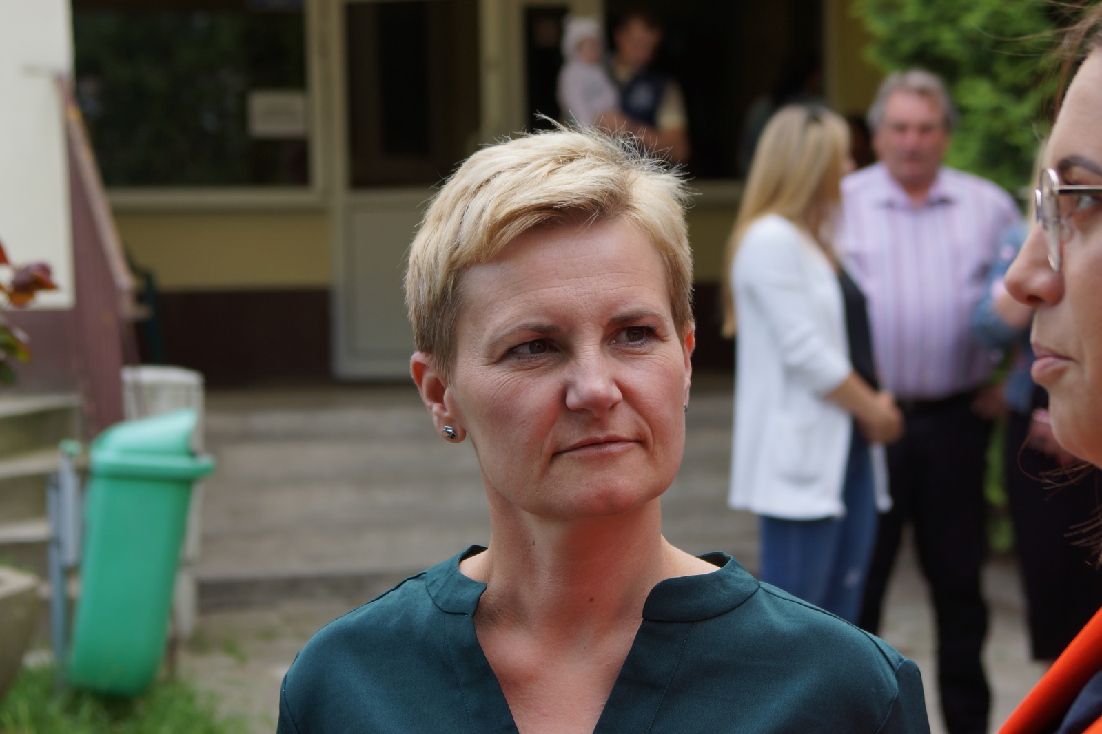 Przekazanie samochodu rodzicom Sofii i Alinki