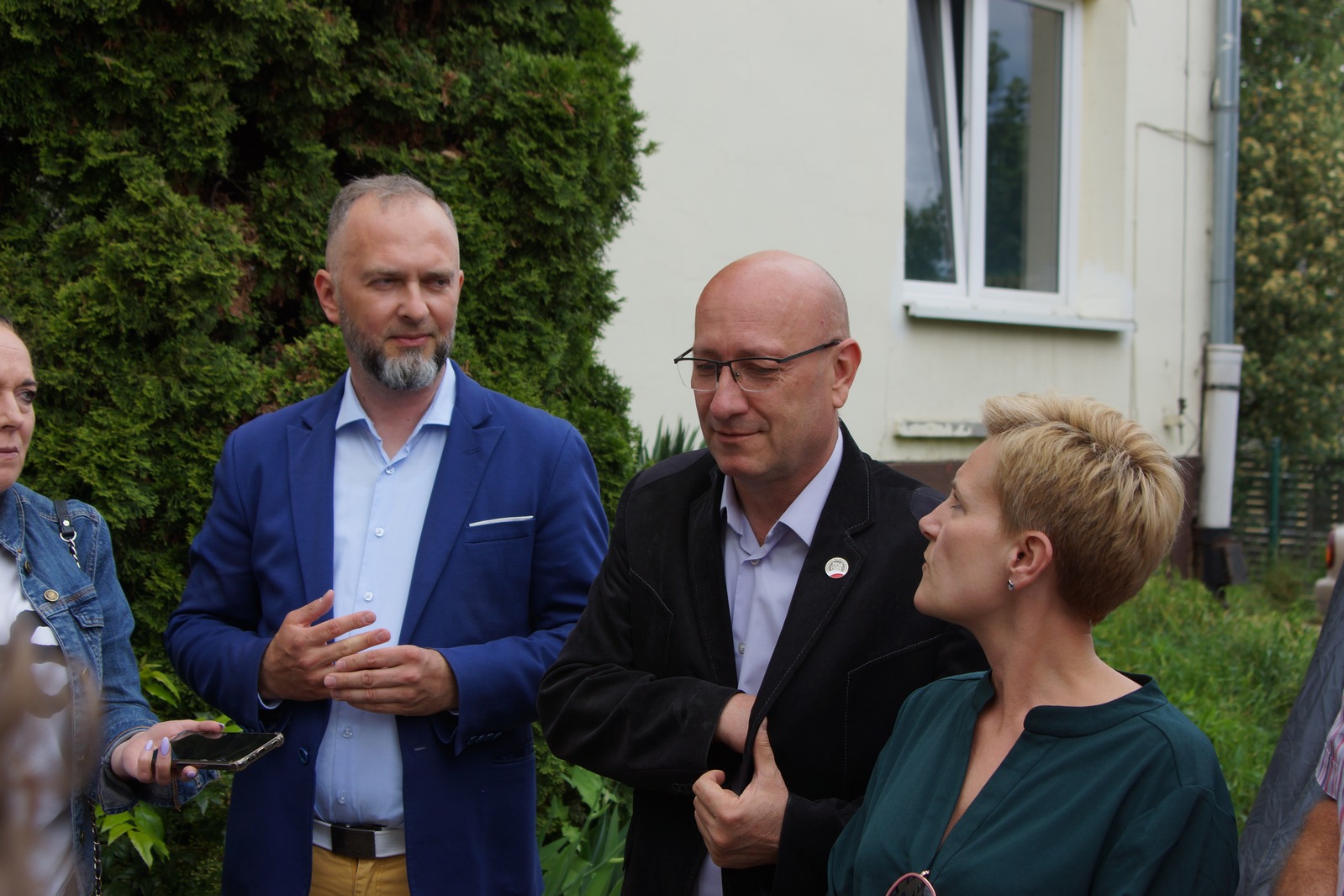 Przekazanie samochodu rodzicom Sofii i Alinki