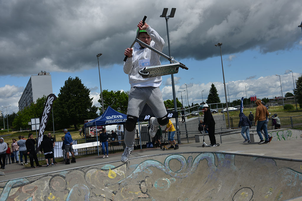 Mistrzostwa Legnicy na Skateparku. Patrzcie i podziwiajcie