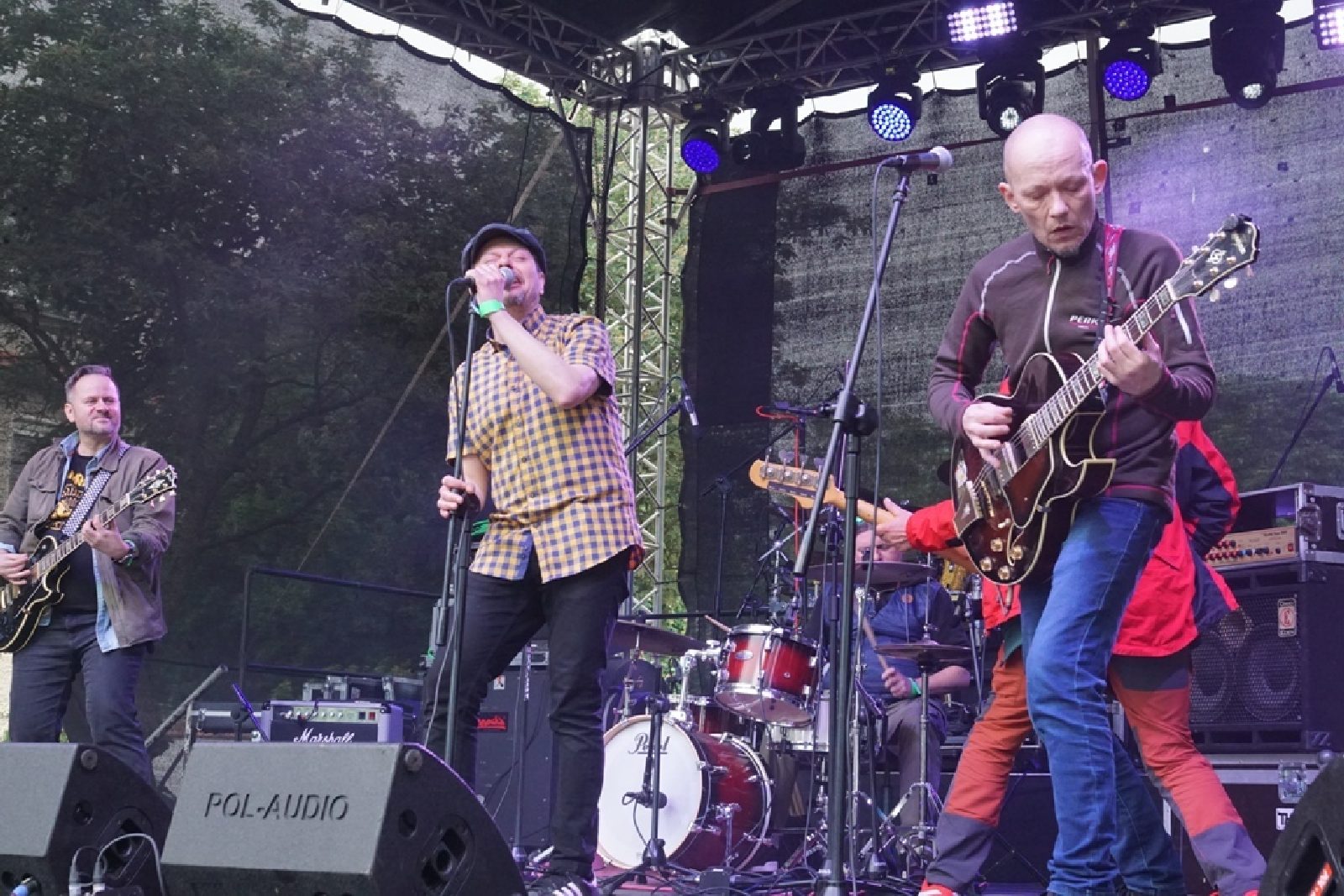 Kunice bawiły się z Kobranocką, Różami Europy i Kuśką Brothers