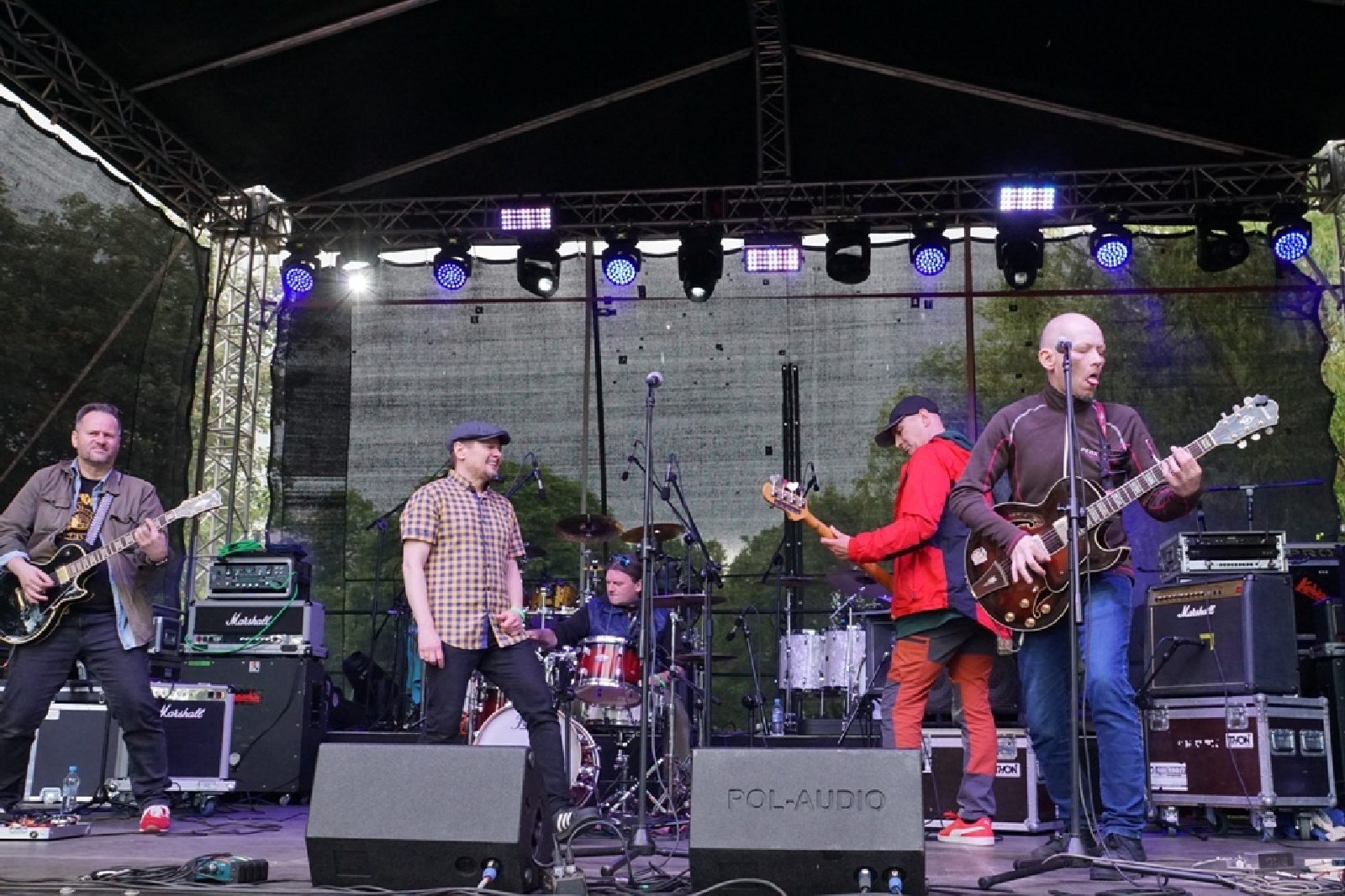Kunice bawiły się z Kobranocką, Różami Europy i Kuśką Brothers