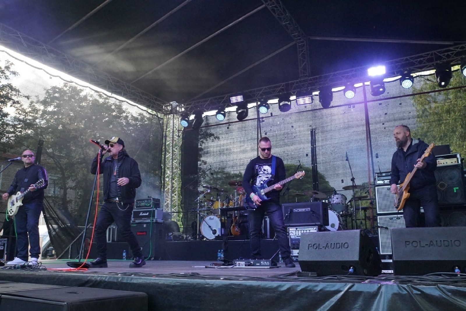 Kunice bawiły się z Kobranocką, Różami Europy i Kuśką Brothers