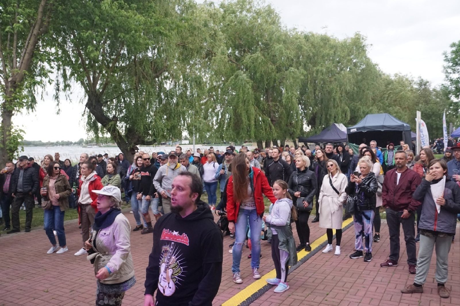 Kunice bawiły się z Kobranocką, Różami Europy i Kuśką Brothers