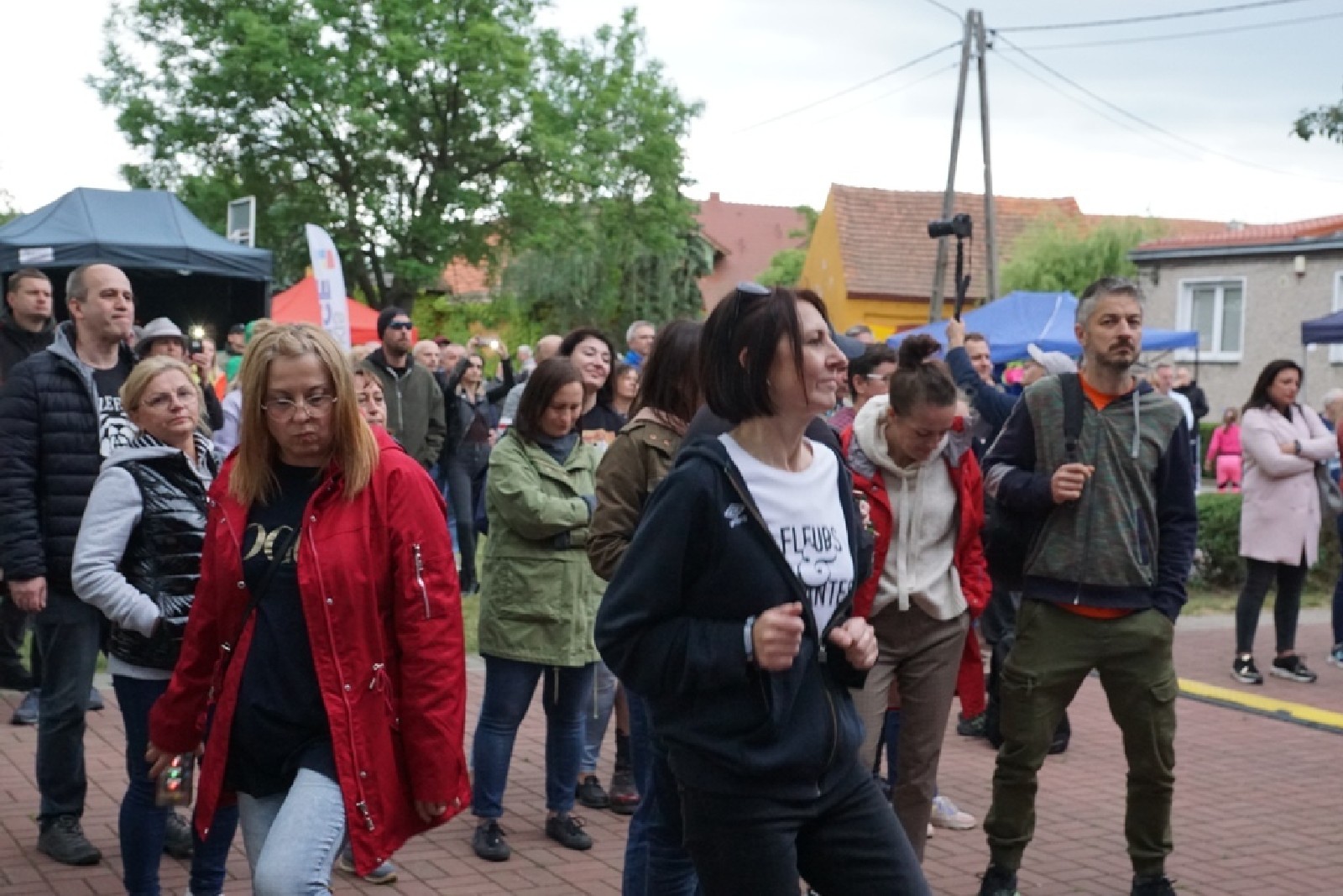 Kunice bawiły się z Kobranocką, Różami Europy i Kuśką Brothers