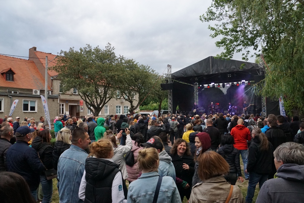 Kunice bawiły się z Kobranocką, Różami Europy i Kuśką Brothers