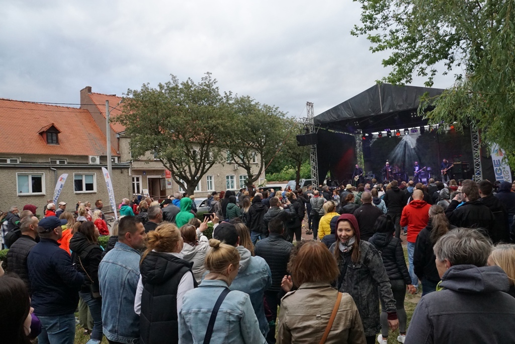 Kunice bawiły się z Kobranocką, Różami Europy i Kuśką Brothers