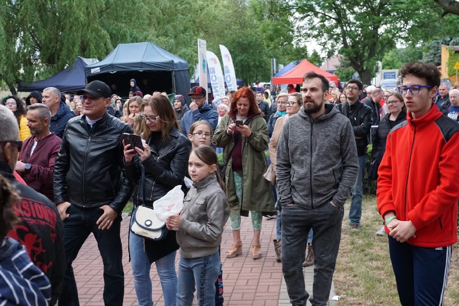 Kunice bawiły się z Kobranocką, Różami Europy i Kuśką Brothers