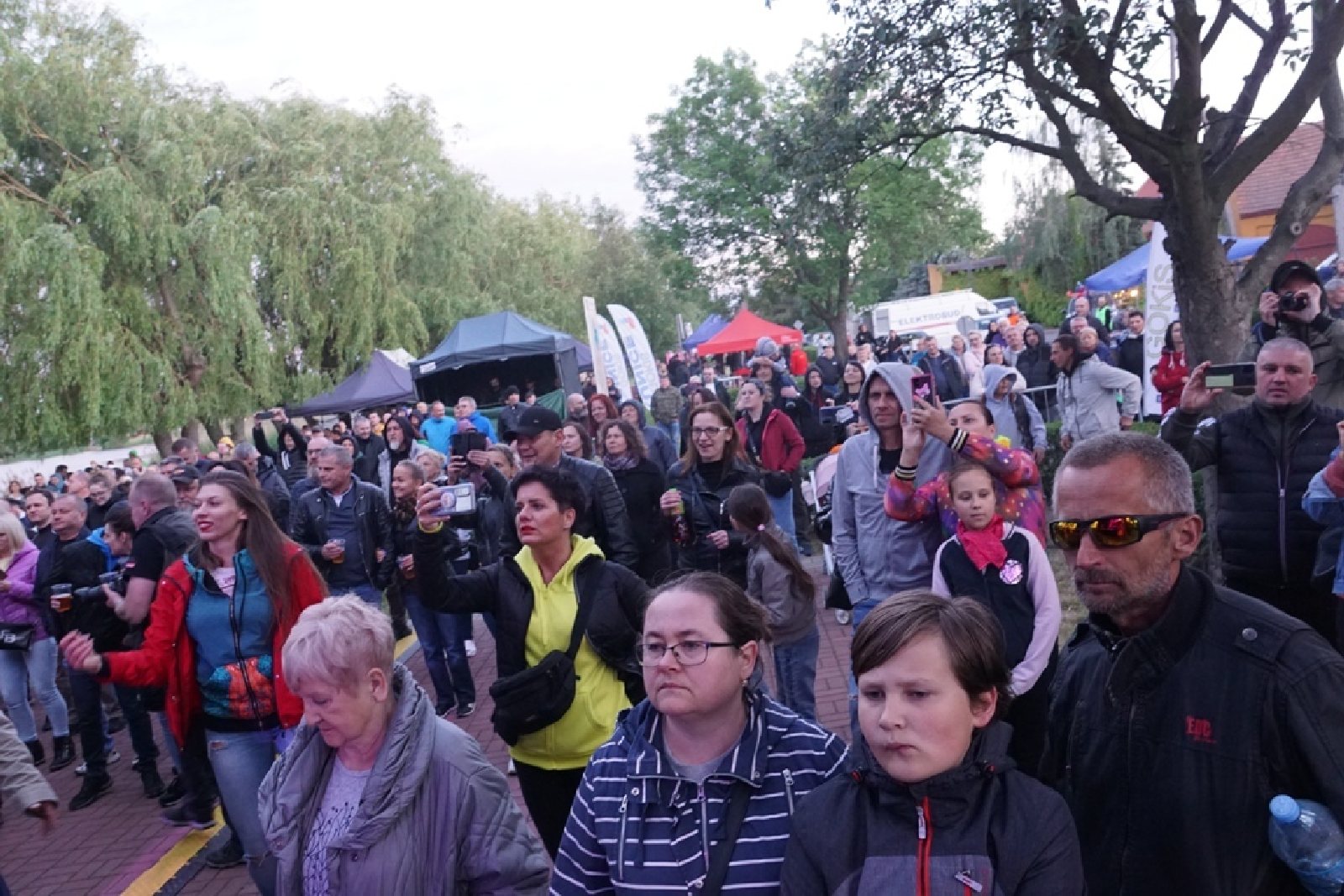 Kunice bawiły się z Kobranocką, Różami Europy i Kuśką Brothers