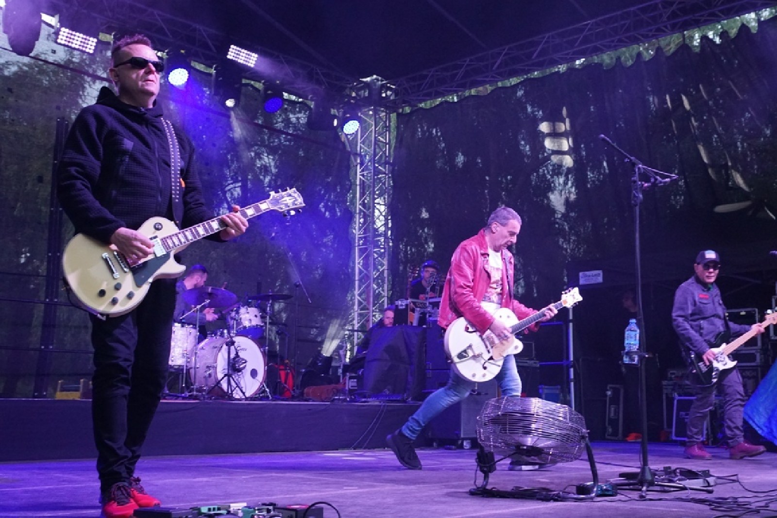 Kunice bawiły się z Kobranocką, Różami Europy i Kuśką Brothers