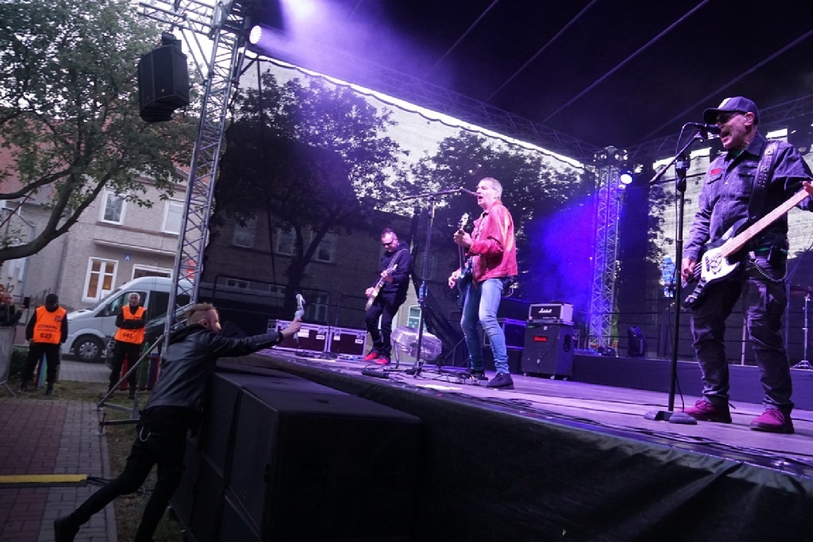 Kunice bawiły się z Kobranocką, Różami Europy i Kuśką Brothers