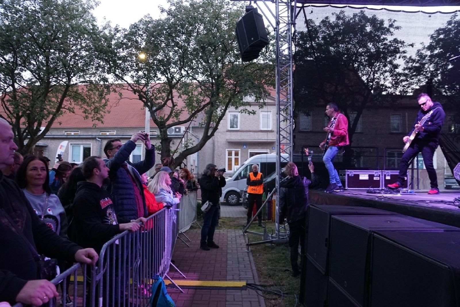 Kunice bawiły się z Kobranocką, Różami Europy i Kuśką Brothers