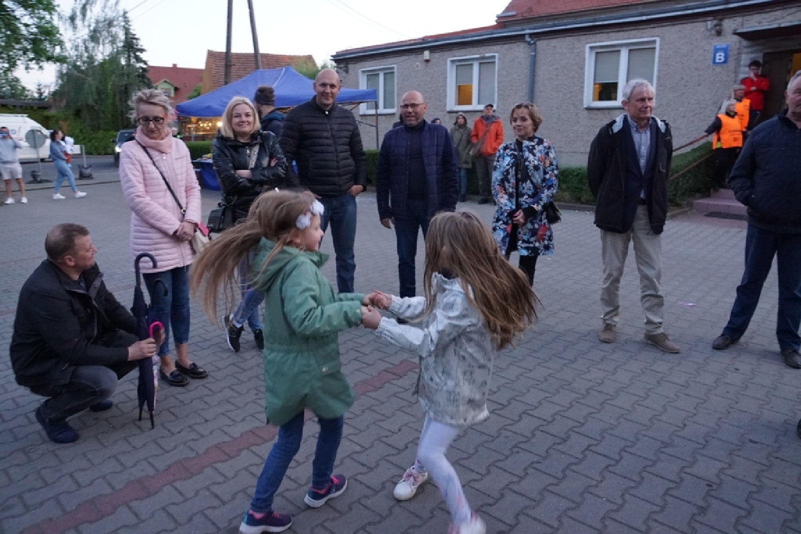 Kunice bawiły się z Kobranocką, Różami Europy i Kuśką Brothers